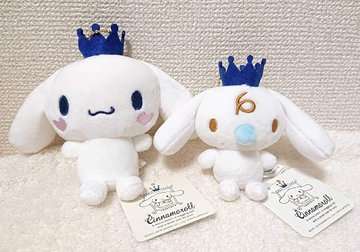 Amazon シナモロール シナモン みるく シナモロールカフェ新宿 王冠 ぬいぐるみ ボールチェーン 2点セット お顔厳選 ショッパー付き ぬいぐるみ ホビー