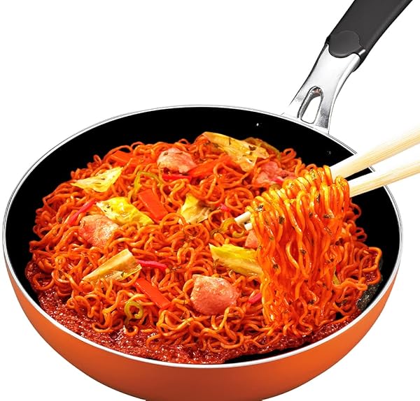 [SAPPORO ICHIBAN] SRIRACHA YAKISOBA, SPICY CHOW MEIN, NO. 1 TASTING JAPANESE INSTANT NOODLES (3.6 OZ/102 G) (30 PACKS)