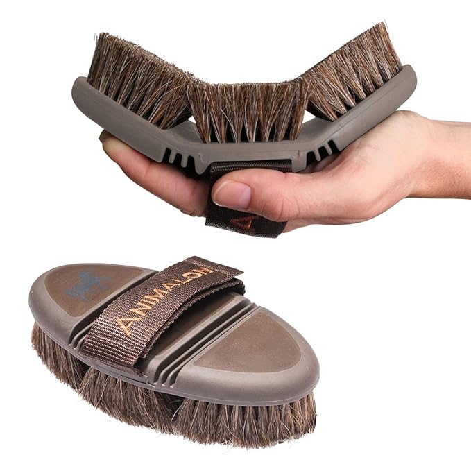 Animalon CareFlex Rosshaar-Kardätsche | Flexible & Ergonomische Pferde-Bürste mit Klettverschluss für angenehme Pferde Fellpf