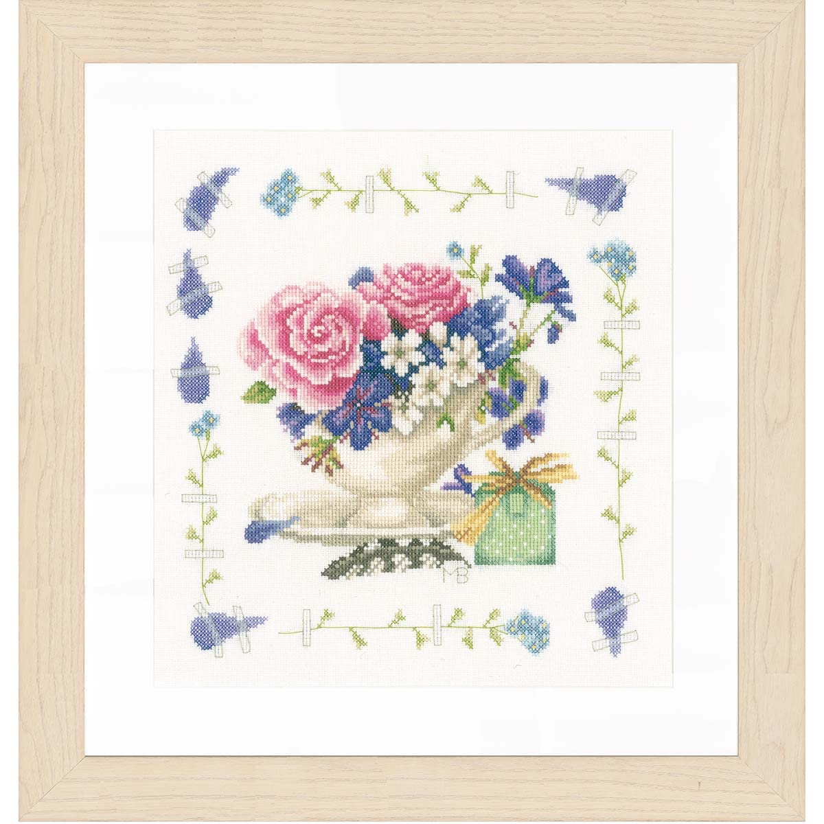 Lanarte Counted Cross Stitch Kit: Bouquet of Roses, NA, 27 x 28cm