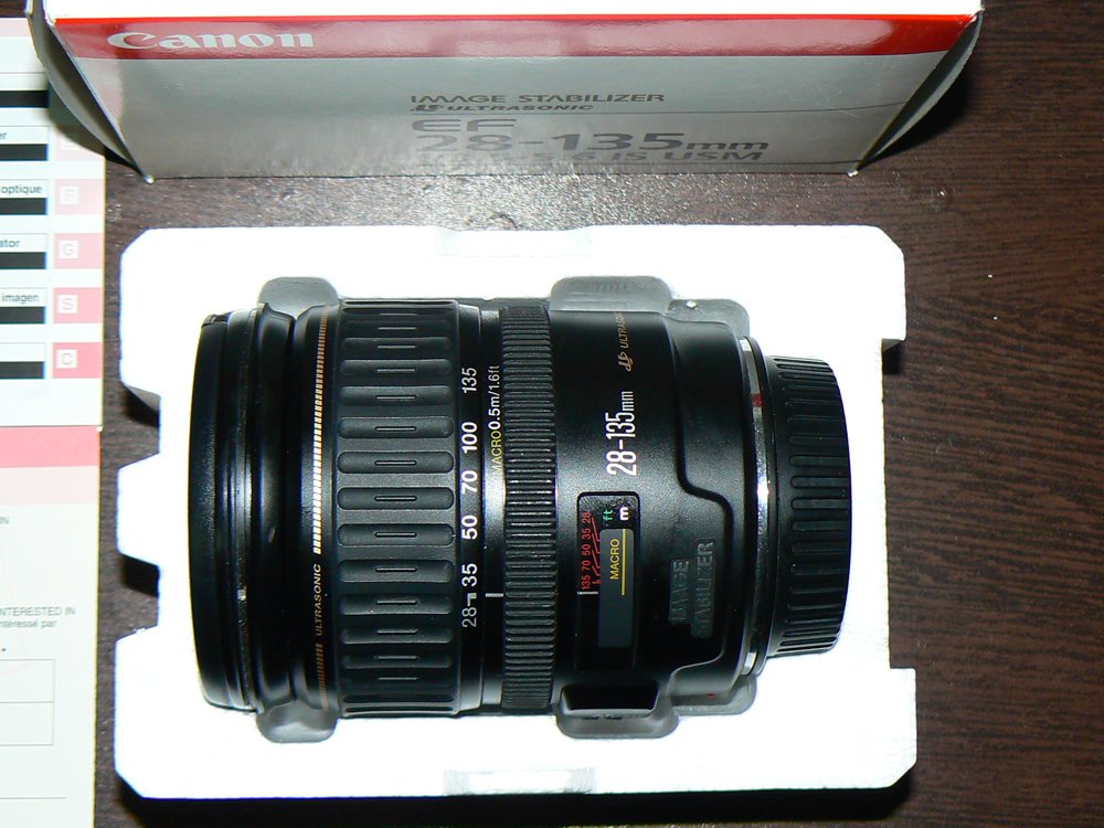 Canon EF 28-135mm f/3.5-5.6 is USM Standard Zoom Lens for Canon