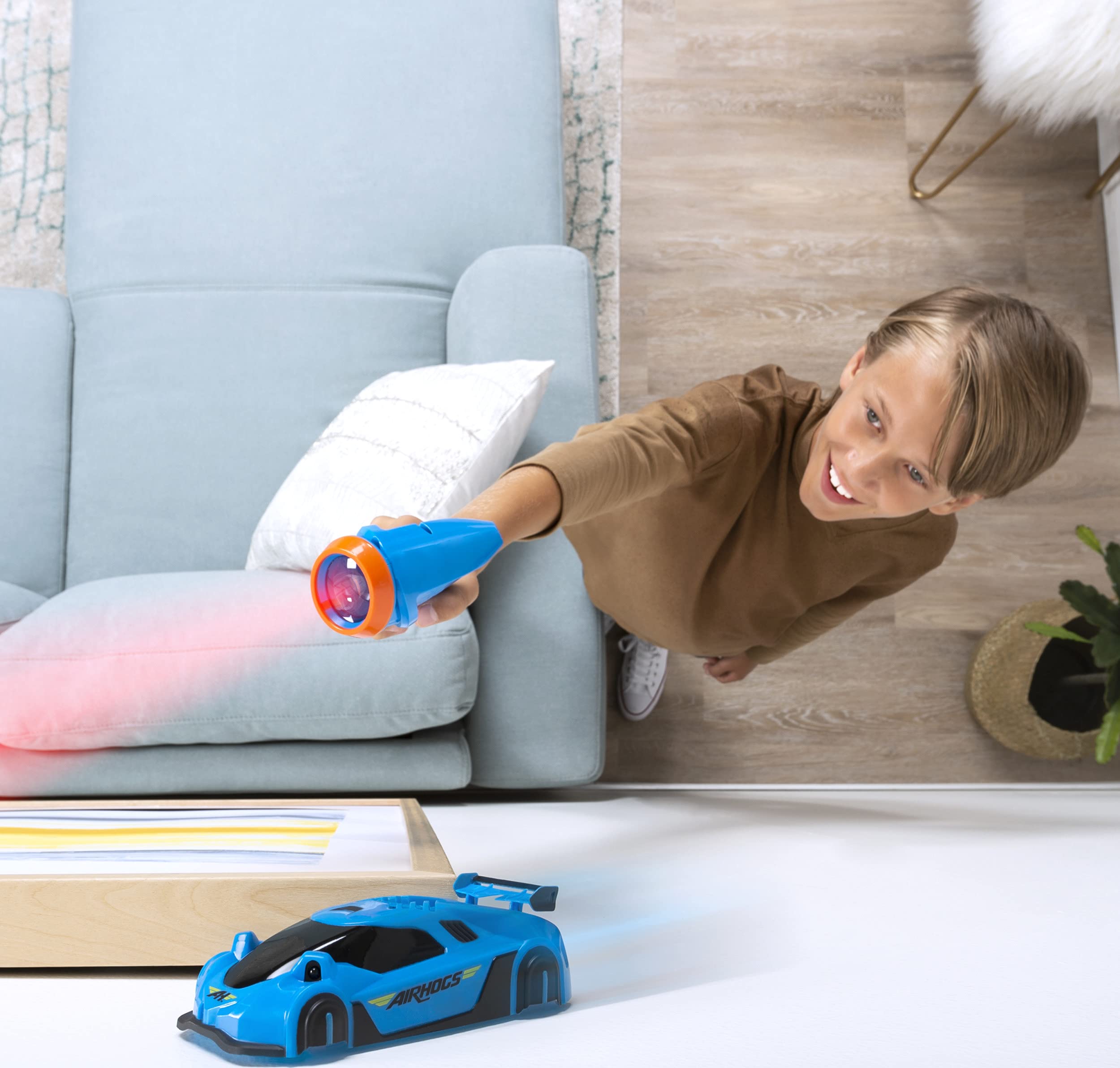 Air Hogs Zero Gravity Light, Light-Guided Wall Racer, Wall Climbing Race Car,Blue
