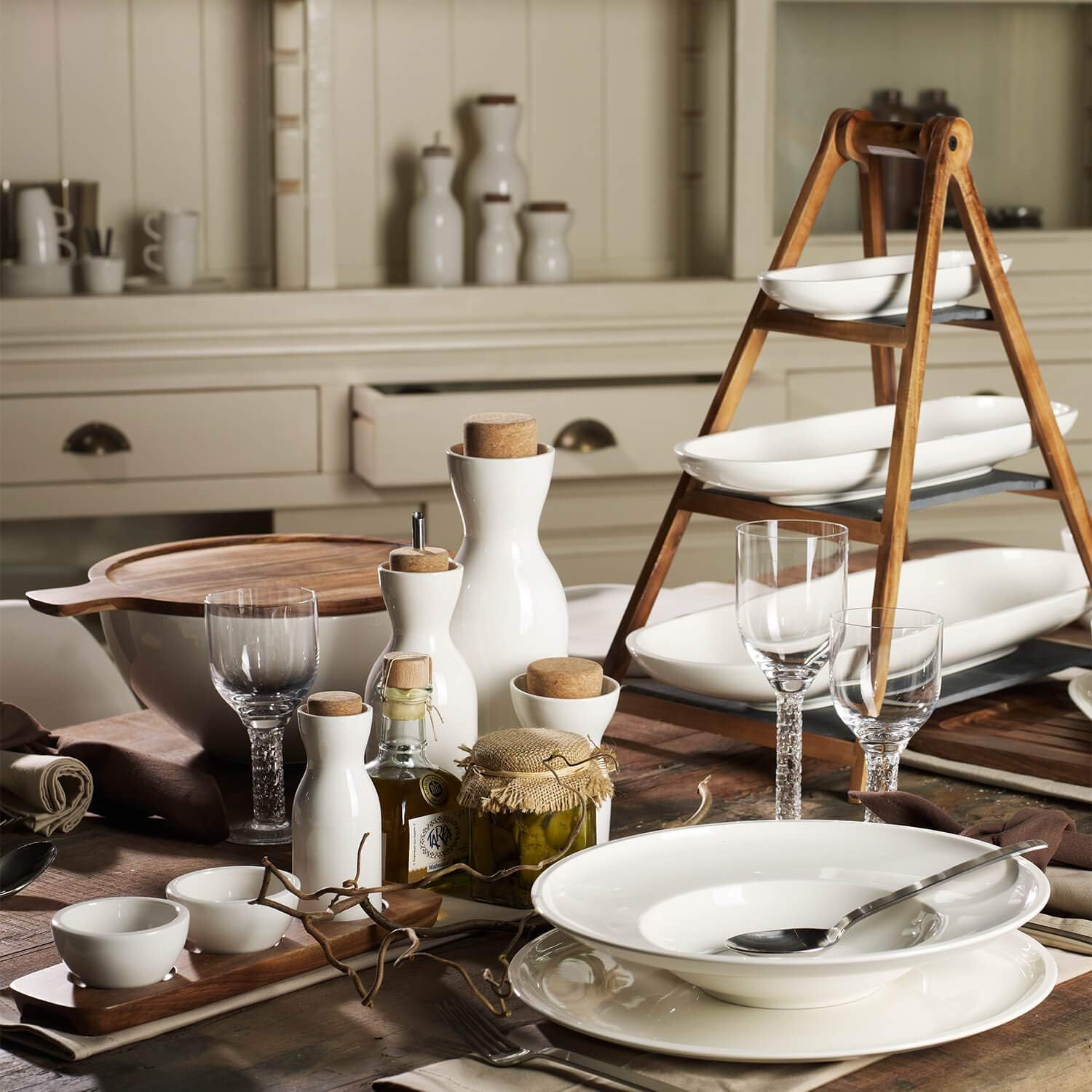 Villeroy & Boch, Artesano Original Cake Stand Large, 3-Tier Etagere 4 Pieces, Dishwasher Safe, Made from Natural Materials - Image 5