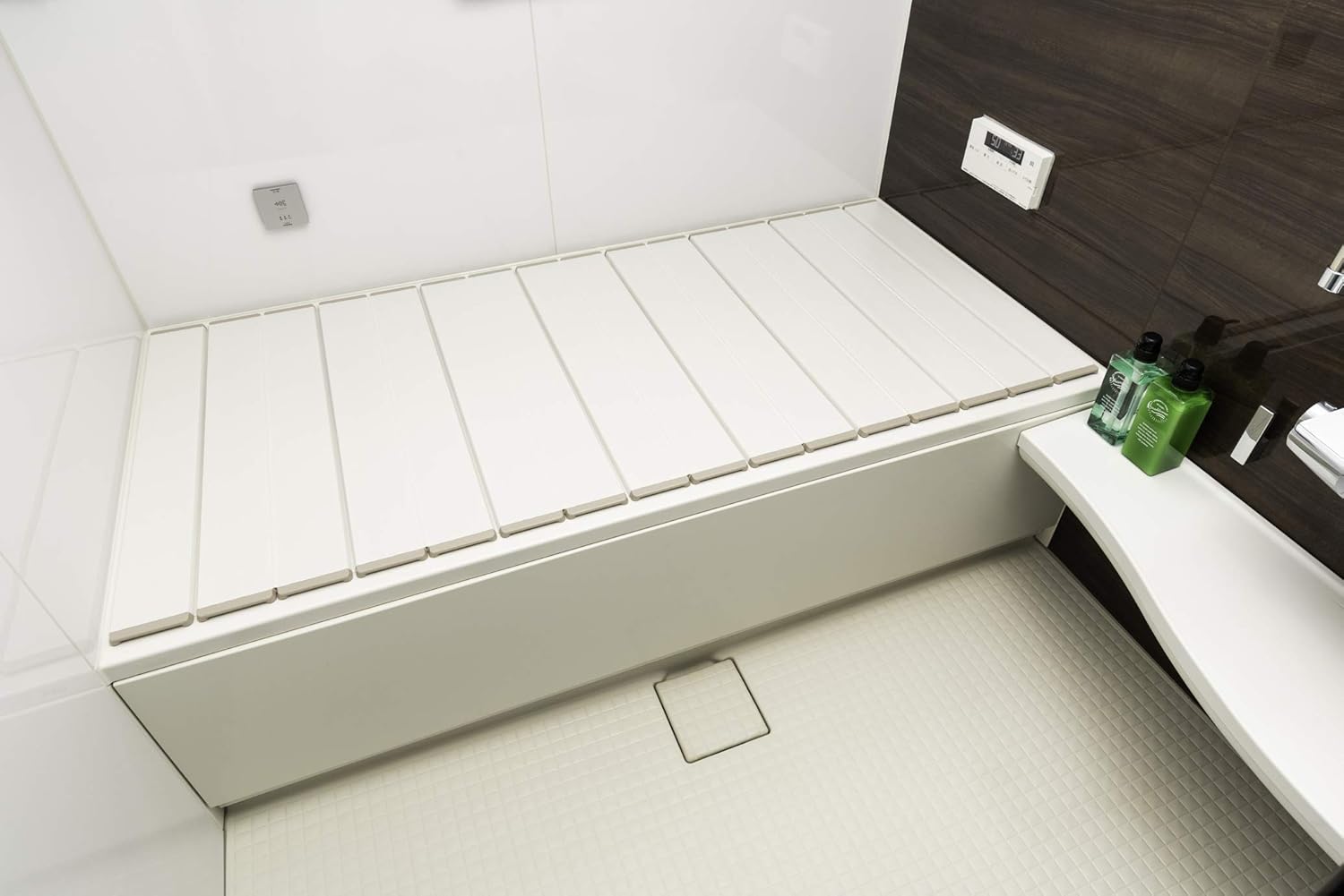 Amazon Co Jp 東プレ 折りたたみ式風呂ふた ラクネス 75 159cm アイボリー L16 ホーム キッチン