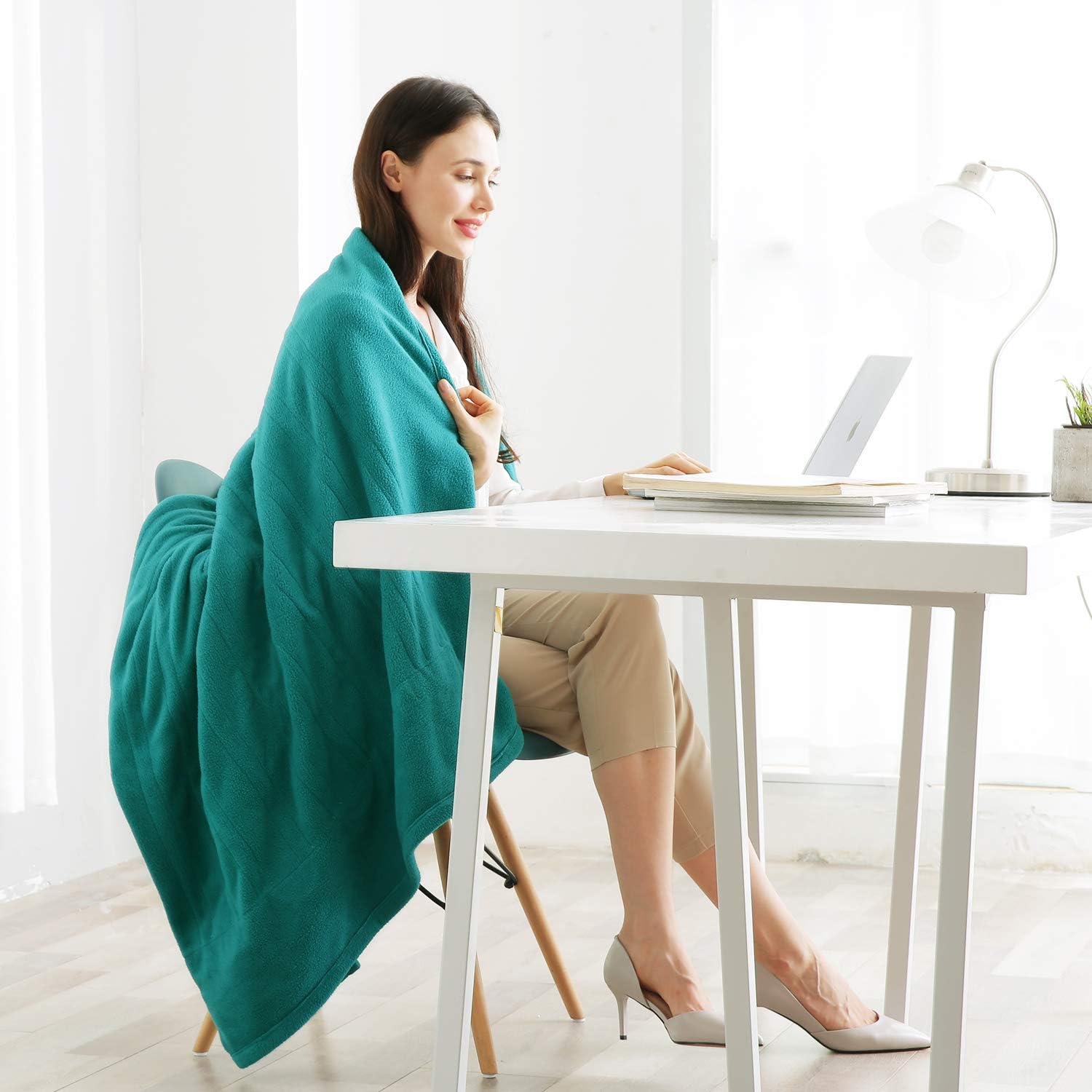 MaxKare Electric Heated Throw Blanket Polar Fleece 50'' x 60'' Lightweight Cozy Ultra-Warm Premium Microfiber Snap Lap Blankets with Auto-Off 4 Heating Levels - Lake Green: Home & Kitchen