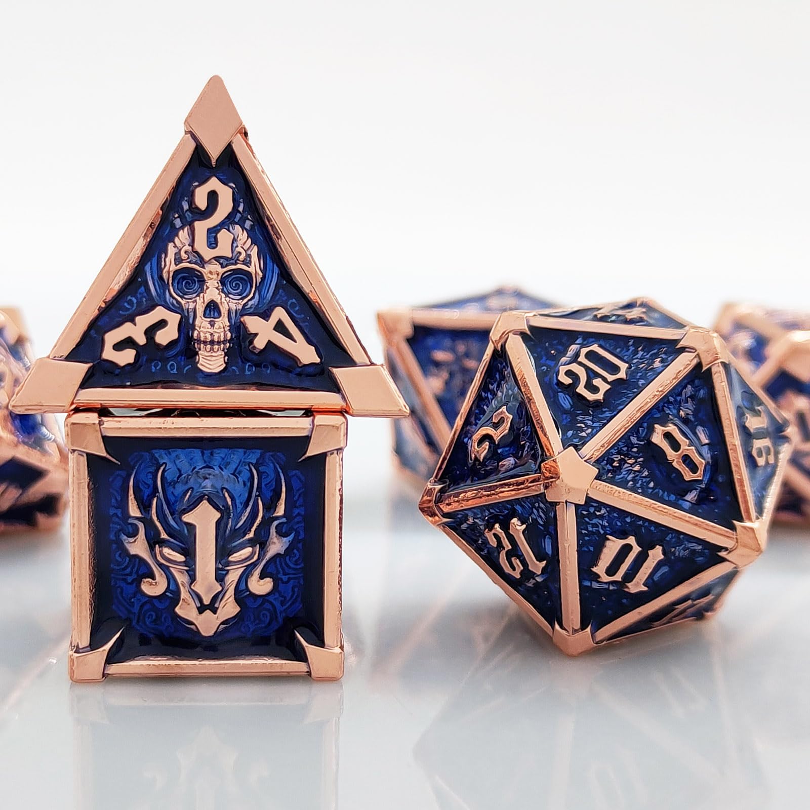 ORUZA DND Metal Dice Set, 7 PCS Polyhedral Dice Set D&D Metal Skull Craved Dice for Dungeons and Dragons RPG MTG Pathfinder Role Playing Tabletop Games (Coppery & Blue)