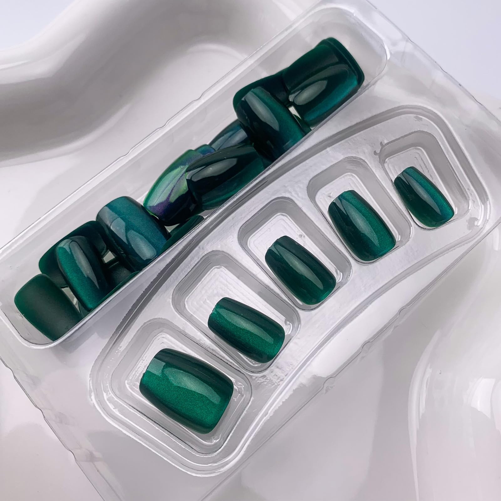 Dark Green Press on Nails Short Square Fake Nails Cat Eye Acrylic Nails Ombre Artificial Nails Glue on Nails Glossy Squoval False Nails Xmas Stick on Nails for Women 30Pcs - Image 5