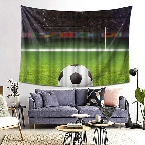 Amazon Co Jp Mimuti タペストリー サッカーゲートと緑の巨大なサッカーフィールドのサッカーボール おしゃれ 壁掛け ブランケット 北欧風 ウォールデコレーション 新居祝い 引っ越し キズルーム モダン 装飾アート ホーム キッチン