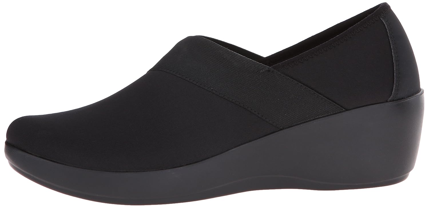 crocs busy day stretch asym women wedge in black