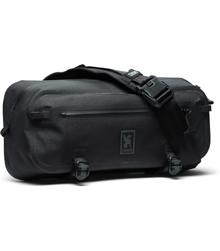 Amazon.com: Chrome Industries Kadet Sling Messenger Bag
