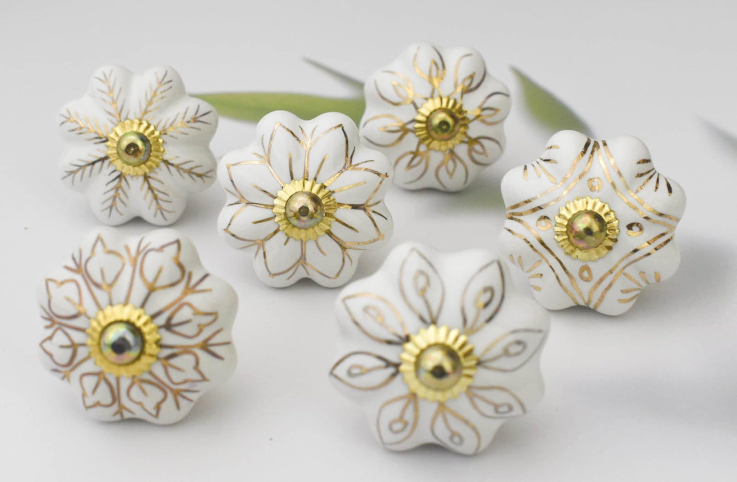 ARTISNO Ceramic Knobs Kitchen Cabinet Drawer Knobs Hardware Knobs Handmade Knobs Cabinet Knobs Ceramic Door Knobs. Set of 6 (White Flower)