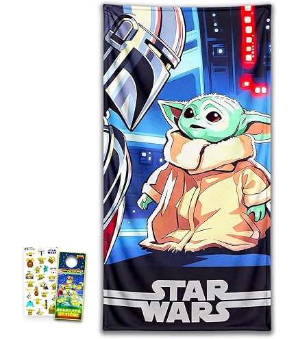 Amazon.com: Disney Star Wars Yoda Beach Towel - Mandalorian
