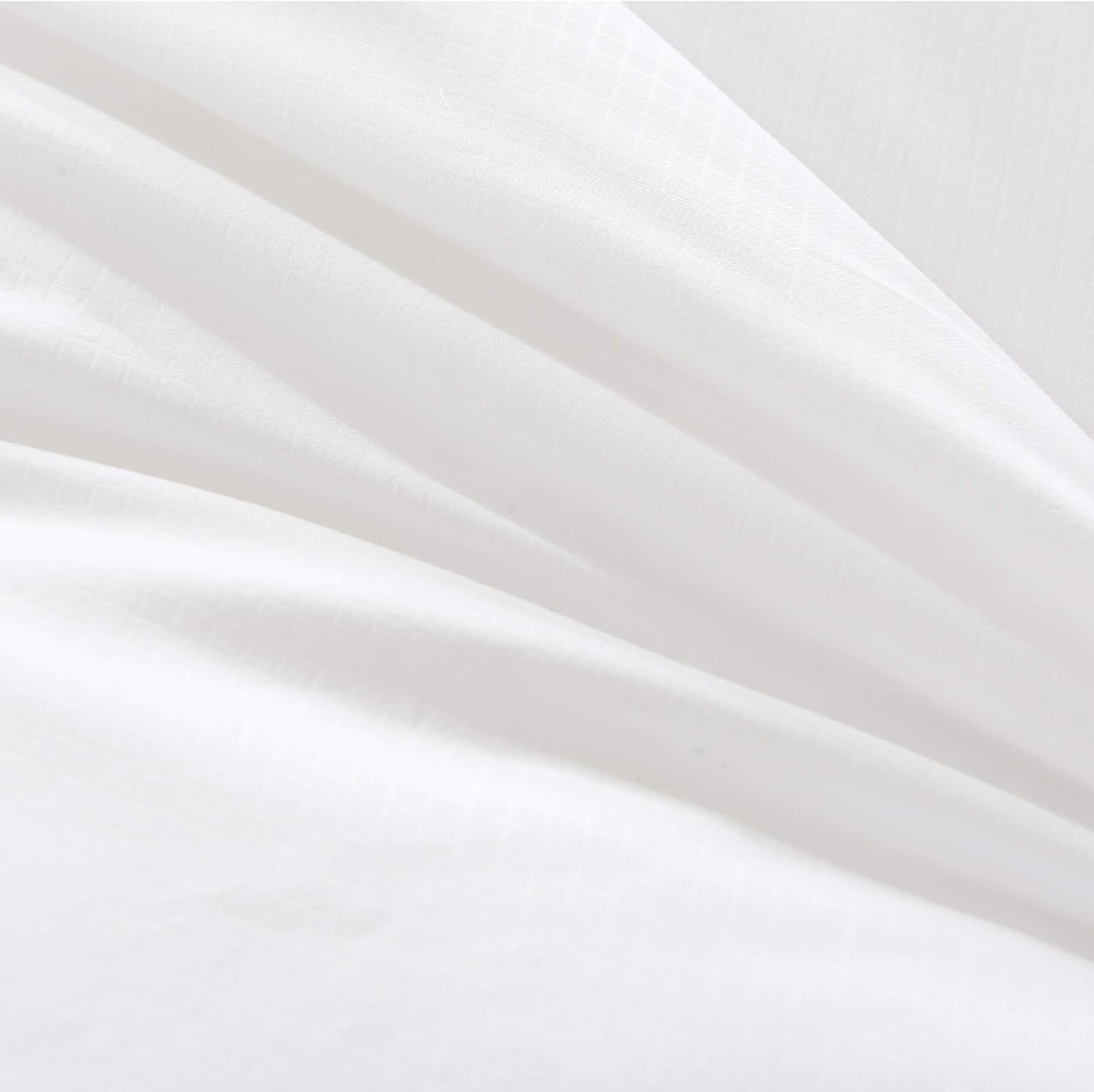 Basic Beyond Lightweight Down Comforter Duvet Insert Queen - with Corner Tabs, 600+ Fill Power, Ultra Soft Shell: Home & Kitchen