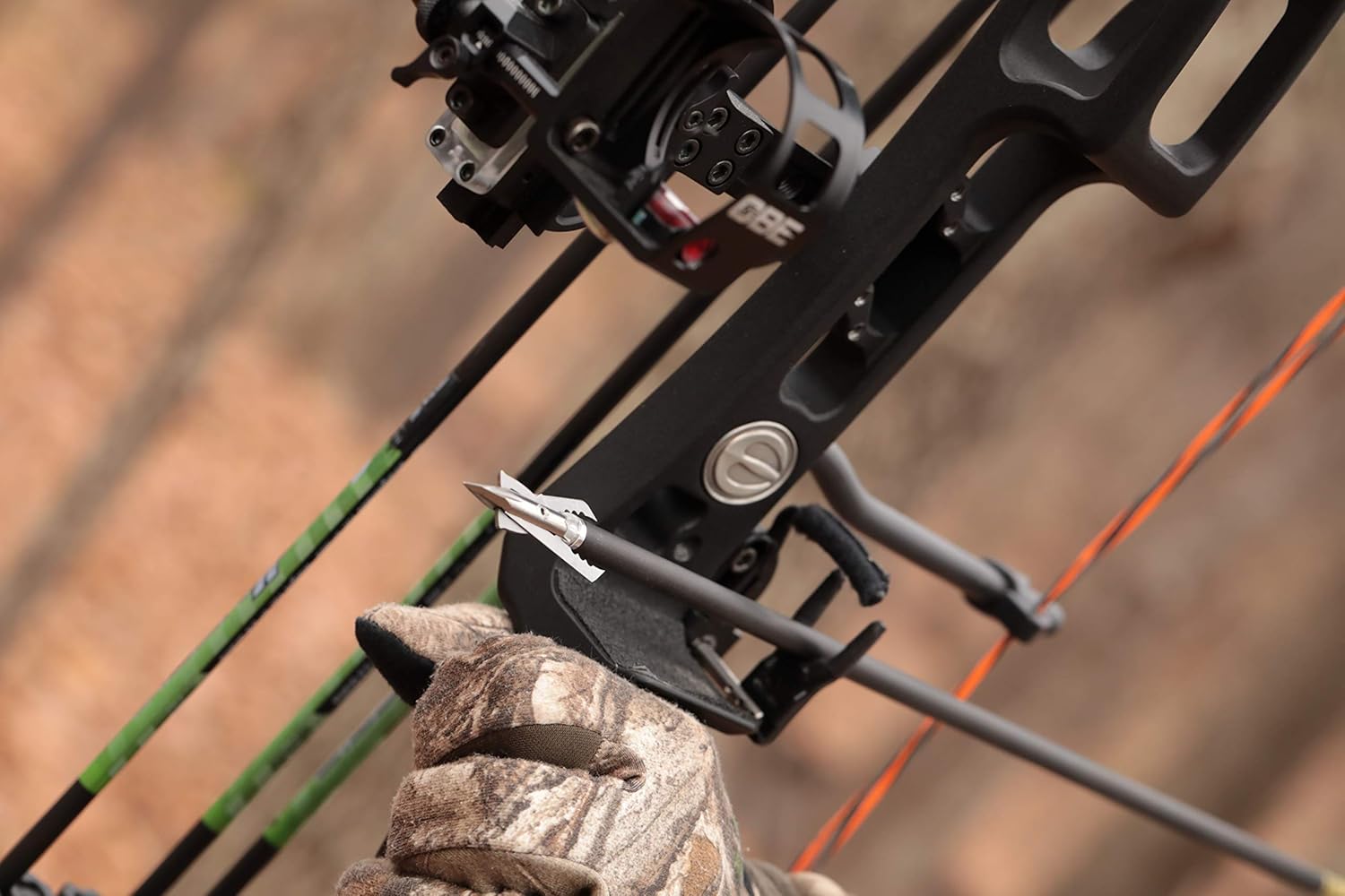 Rage Hypodermic Trypan Titanium Broadhead 100 Grain 2" Cut - 3 Pack : Sports & Outdoors
