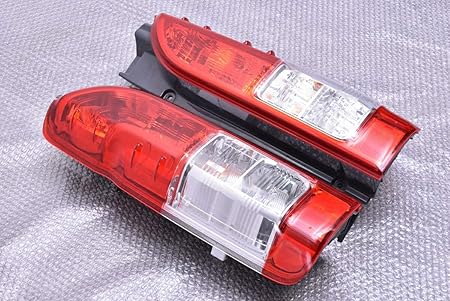 Amazon 中古 トヨタ 0系 ハイエース 4型 5型 純正 テールライト テールランプ 左右セット Koito 26 140 F66 ブレーキ テールランプ 車 バイク