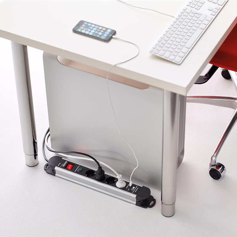– Régua de alimentação em alumínio, 4 tomadas e 2 USB | Fichas com Interruptor Luminoso | 1,5 metros | Até 3680W | Proteção de Menores | Planos de orientação a 45º | Evitar o consumo fantasma | Preto