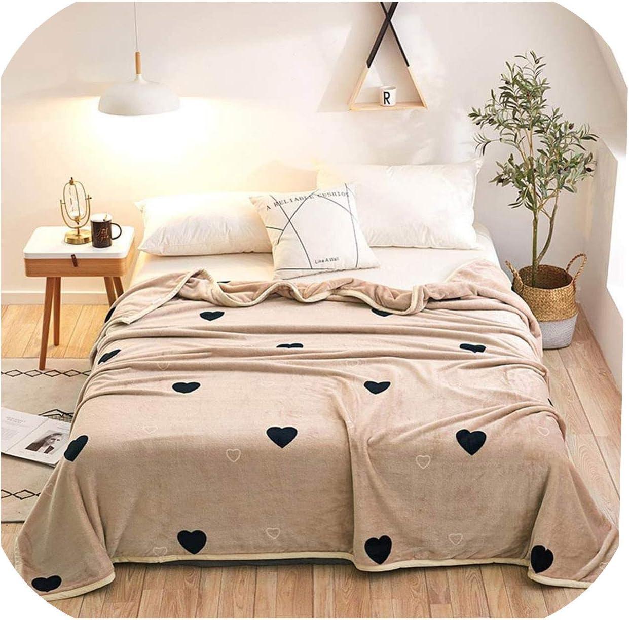 2019 - Manta de Franela con diseño de Corazones, Color Negro y café