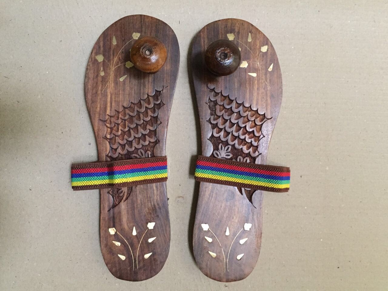 khadau chappals online