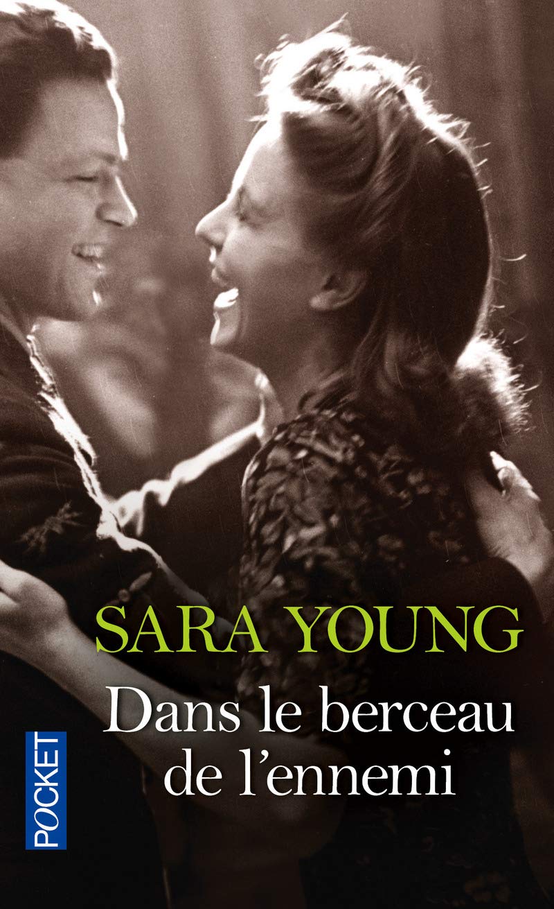 Amazon Fr Dans Le Berceau De L Ennemi Young Sara Hertz Florence Livres