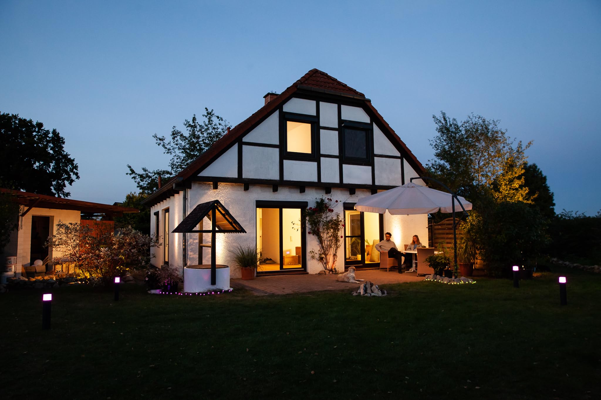 LEDVANCE SMART+ MATTER LED-Lampe, kompatibel mit Google, Alexa, Apple, weiße Frost-Optik, 9W, 806lm, E27, Farblicht und Weißlicht, App- oder Sprachsteuerung, bis zu 20.000 Std.Lebensdauer, single pack 2