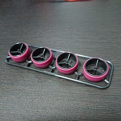 Amazon 大特価 3台分ミニ四駆 大径ペラタイヤ ローフリクション 内部加工 26mmジャスト 12本セット 3台分 アニメ 萌えグッズ 通販