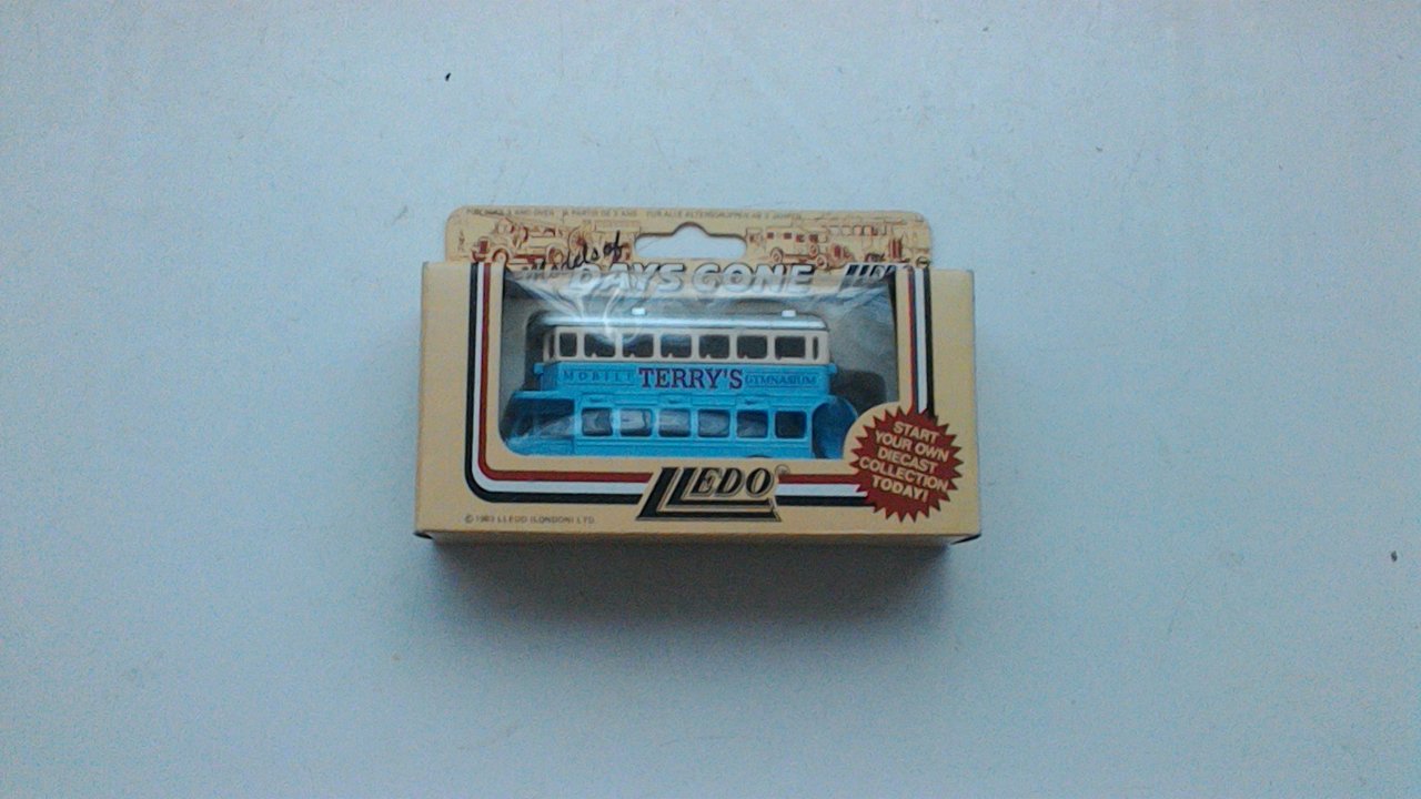 Days Gone LLEDO MADE IN ENGLAND TERRYS MOBILE GYMNASIUM DOUBLE DECK BUS