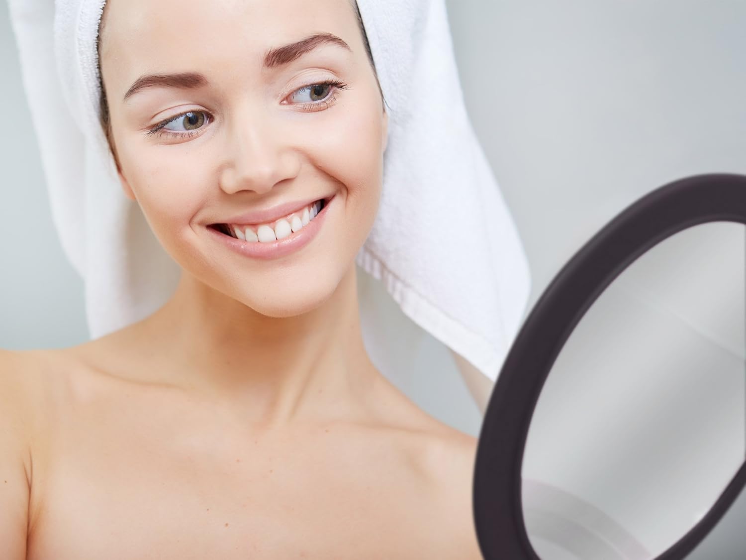 Double Sided Pedestal Mirror Stand - Vanity Round Mirror with 1x and 5x Magnification - Adjustable Handle and Portable Free-Standing Mirror for Travel, Shaving, Bathroom, Tabletop, Makeup (Black): Beauty