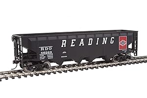 WalthersTrainline Ready to Run Reading Offset Hopper, Black/Red