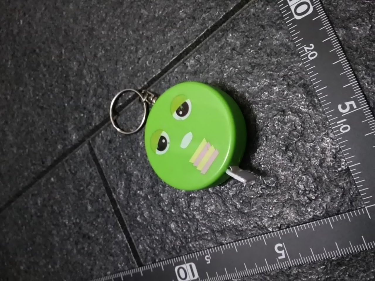 ガチャピン メジャー 測定 グッズ かわいい キャラクター 巻き尺 おもちゃ雑貨 手品 おもちゃ Amazon