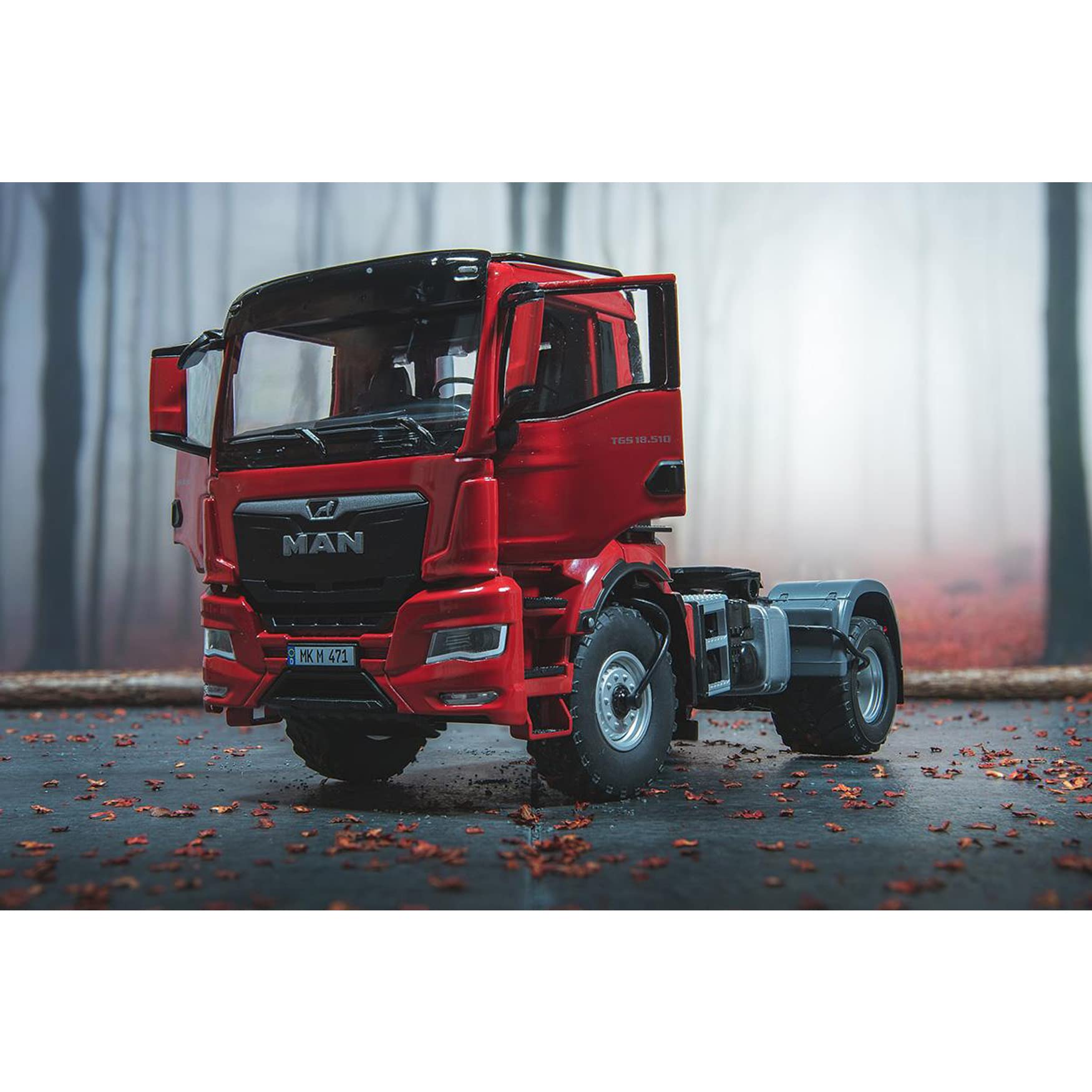 WIKING 077653 MAN TGS 18.510 4x4 BL 2-Achs Zugmaschine, Modell-Lkw, 1:32, Metall/Kunststoff, Ab 14 Jahre, Viele Funktionen, Inkl. Reifendruck-Regelanlage, Schwenkbarer Kühlergrill, Rot 7
