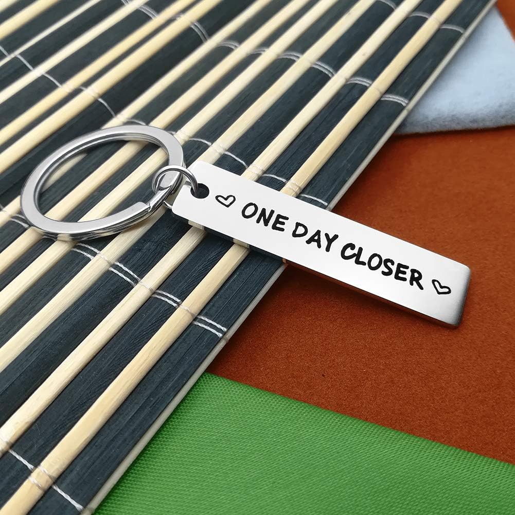 Huwujiu Valentines Day Gifts for Women Men Long Distance Relationship Gifts Keyring for Him Her Boyfriend Girlfriend Gift Christmas Birthday Anniversary Presents for Couple - Image 5