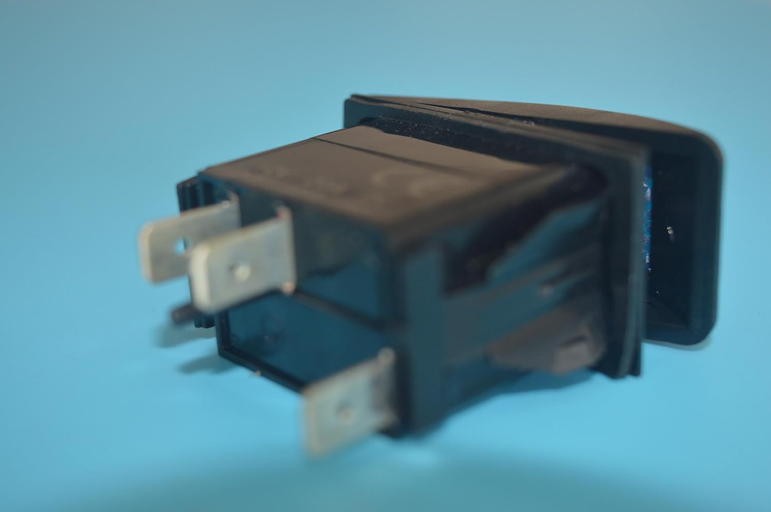 Amarine Made 12v 20 Amp Waterproof Blue LED On/Off Boat Marine SPST 3P Rocker Switch with Light : Sports & Outdoors