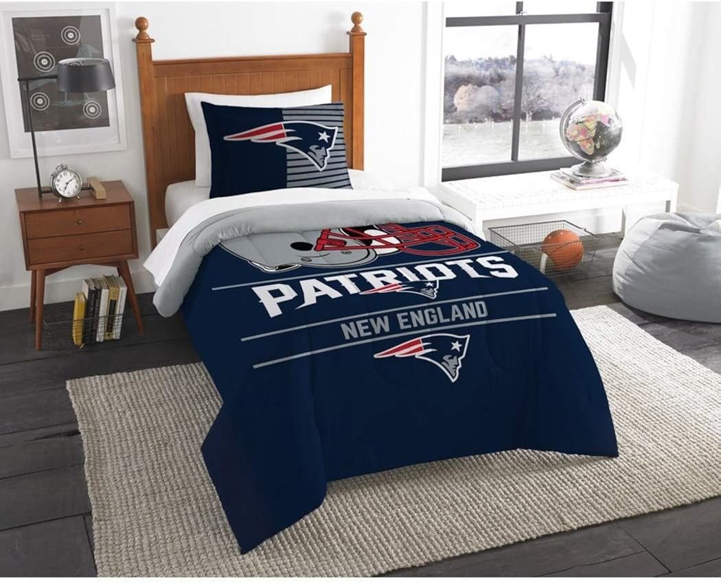 DUNKN 2pc NFL New England Patriots Comforter Twin Set