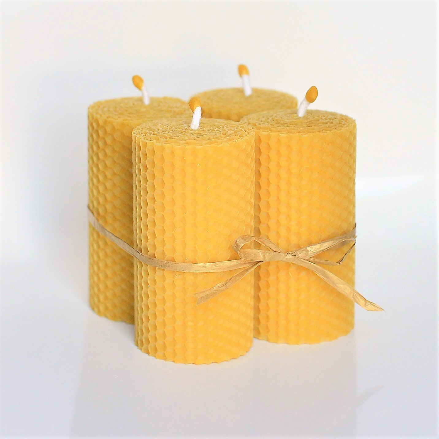 Candele di cera d'api Set di 4 pezzi Dimensioni 5x10 cm Eco Candele Naturale e bella profumo di Candele di cera d'api Set di 4 pezzi Dimensioni 5x10 cm Eco Candele Naturale e bella profumo di