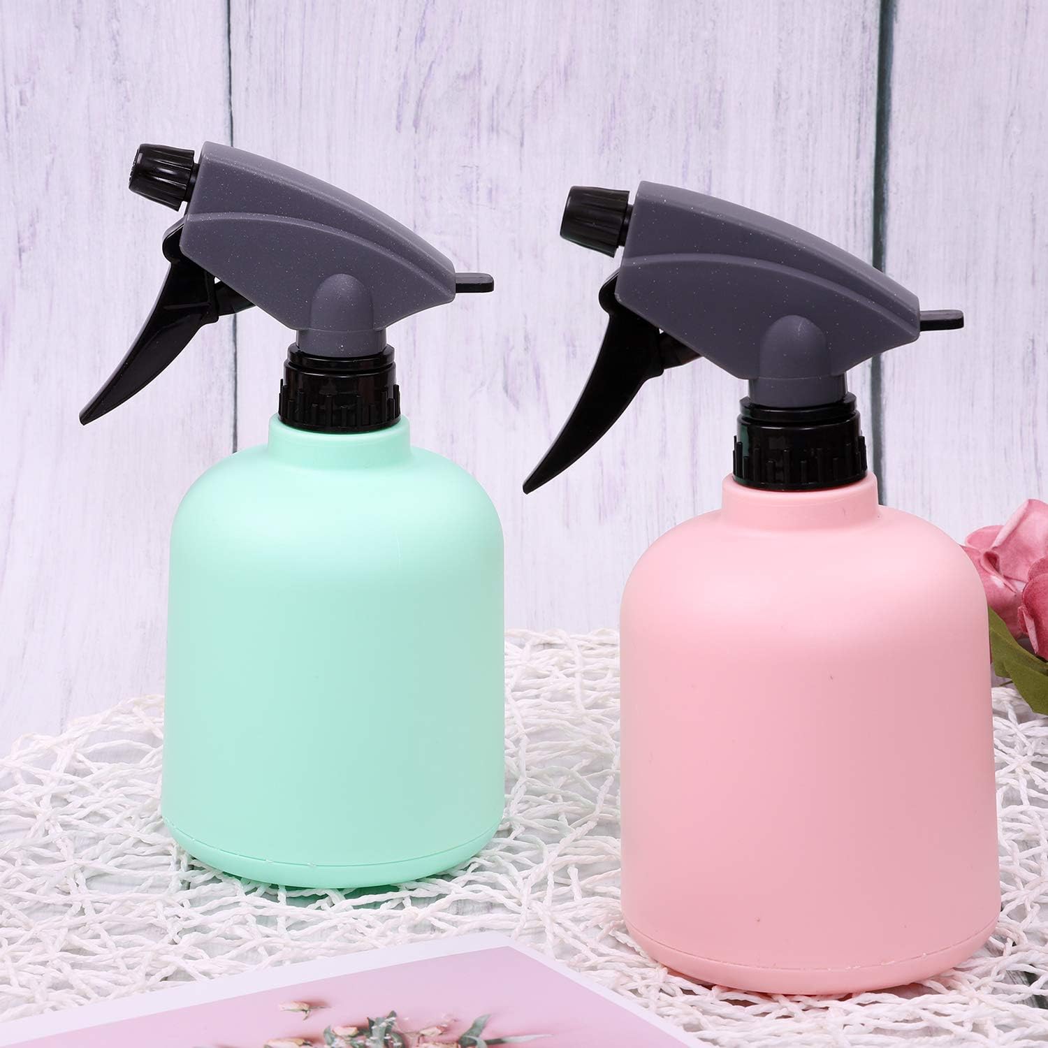 URATOT 2 Pieces Green and Pink Plastic Spray Bottle Empty Spray Bottle Colorful Bottles for Gardening, Cleaning, 600ml : Garden & Outdoor