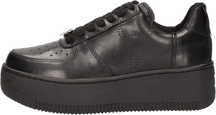 black trainers womens