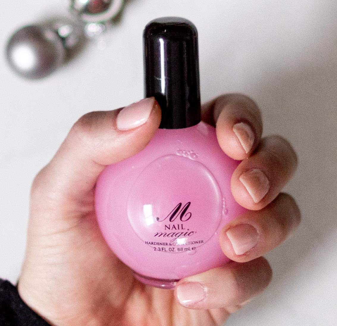 Nail Magic Nail Hardener & Conditioner, Prevents & Treats Chipping, Peeling, Brittle Fingernails, Strengthens, Conditions, and Hardens Nails, 2.3 fluid ounces with travel bottle : Beauty