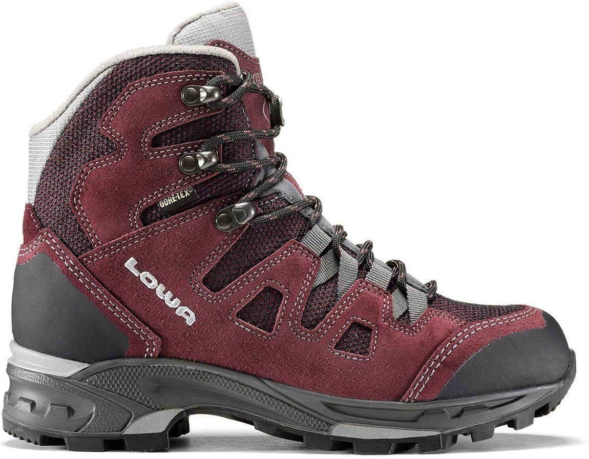 lowa trekking boots