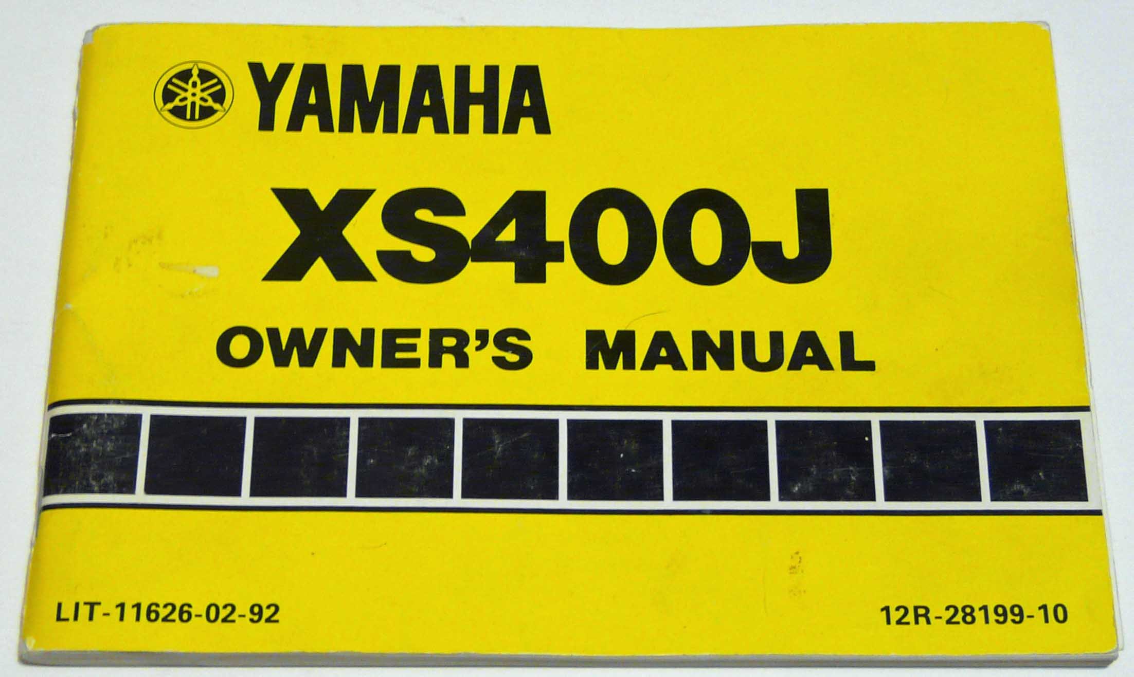 1982 1983 Yamaha XS400 Owners Manual XS 400 J Paperback – 1982