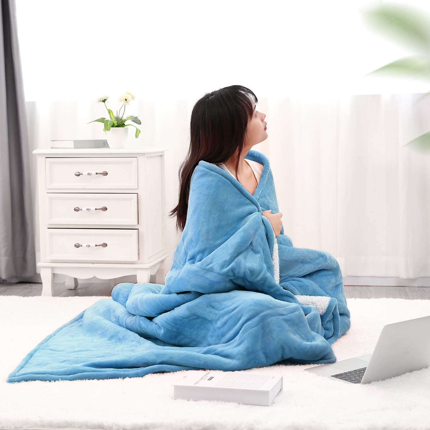 Electric Heated Blanket Twin Size 62"x 84" Flannel & Shu Velveteen Reversible, Fast Heating and for Full Body Warming with 10 Hours Auto Off & 4 Heat Settings, Machine Washable, Home Office Use: Kitchen & Dining