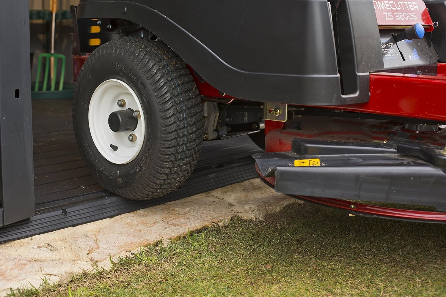 Keter Artisan 7x7 Gerätehaus – Wetterfestes Gartenhaus mit Boden, Pultdach, Doppeltüren & Fenster, Ideal für Outdoor-Aufbewahrung, 214x218x226cm, 8,3 m³, grau 6