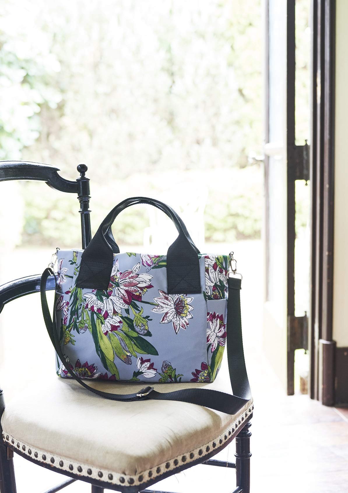 KEI Hayama PLUS：3/13発売【ムック本付録】KEI Hayama PLUS (ケイ ハヤマ プリュス) 花柄ショルダーバッグ