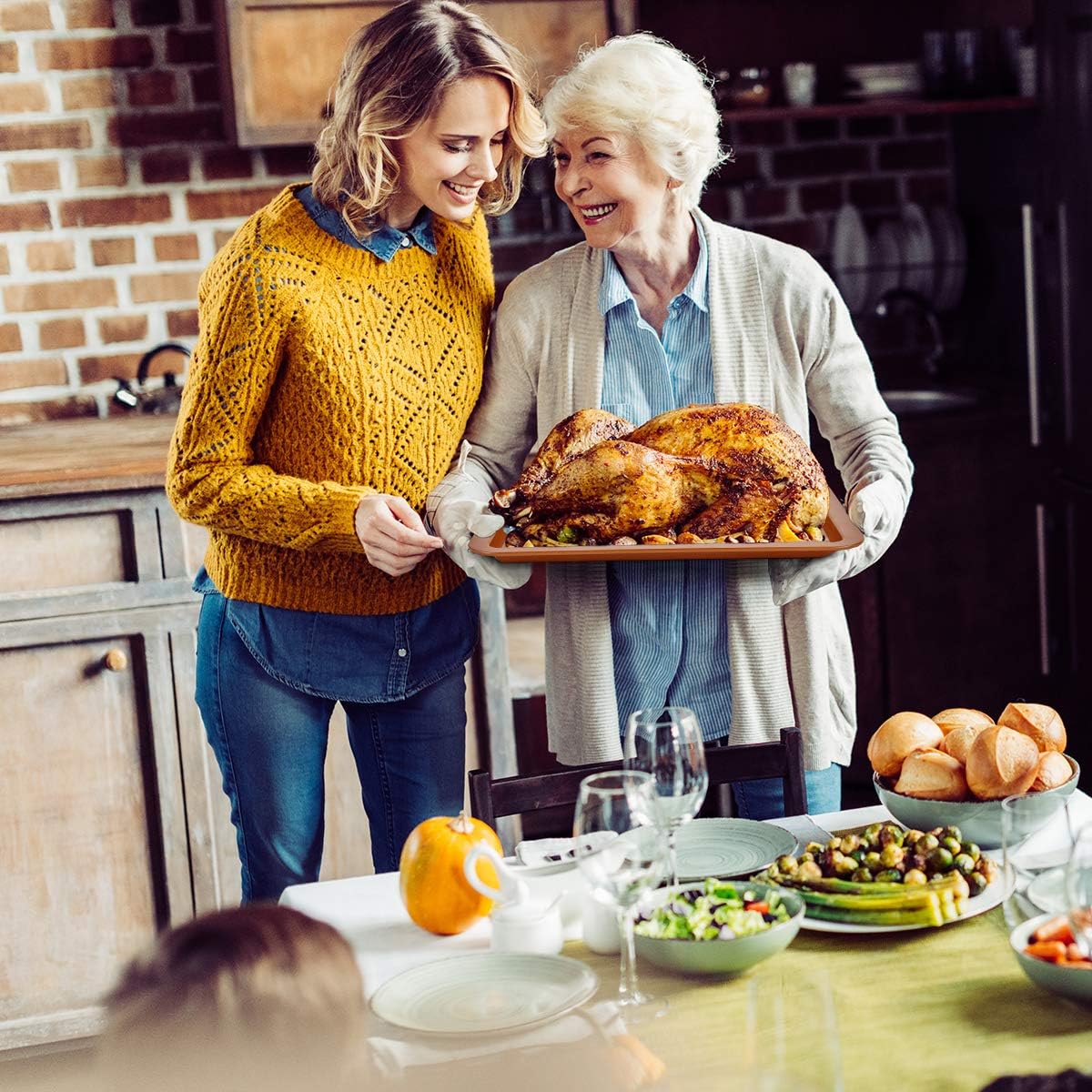 Vplus Bakeware Sets 5 Pcs Nonstick Carbon Steel Baking Include Round Cake Pan, Loaf Pan, Cookie Sheet, Square Pan, and 12 Cups Muffin Pan: Kitchen & Dining