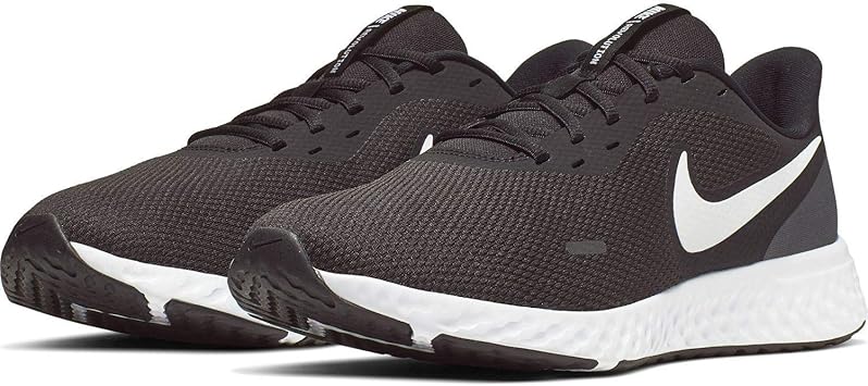 Amazon Co Jp ナイキ Nike レボリューション 5 4e Revolution 5 4e ブラック ホワイト Bq6714 003 国内正規品 スポーツ アウトドア