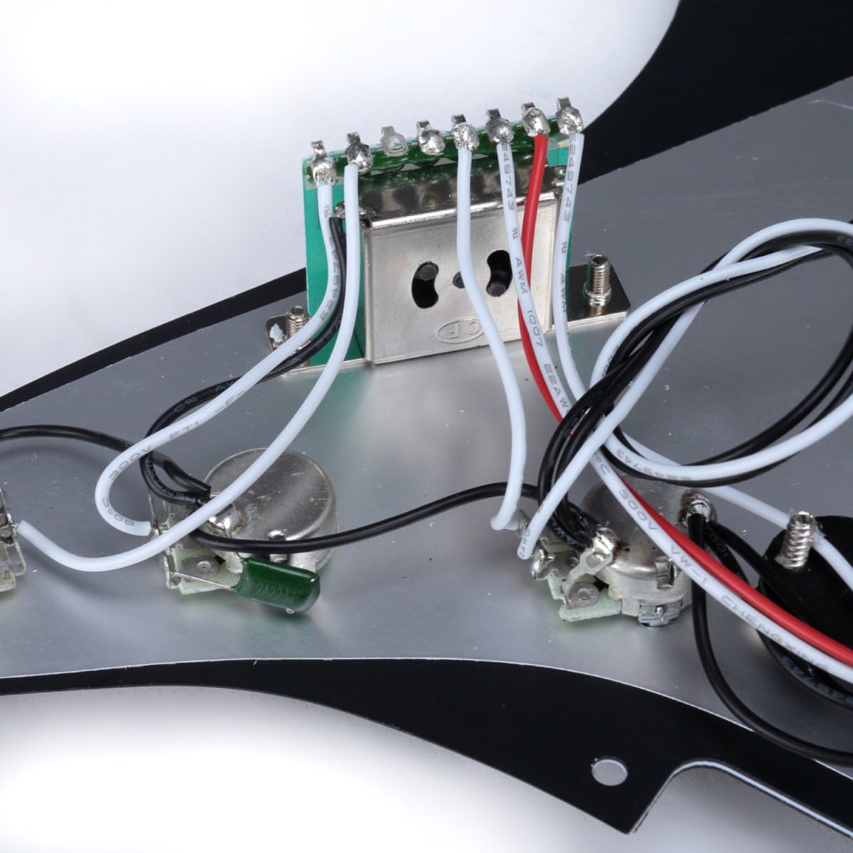 Musiclily Basic SSS Prewired Loaded Pickguard Scratch Plate with Alnico V Pickups Set for Strat ST Electric Guitar Replacement Parts,3Ply Black - Image 5