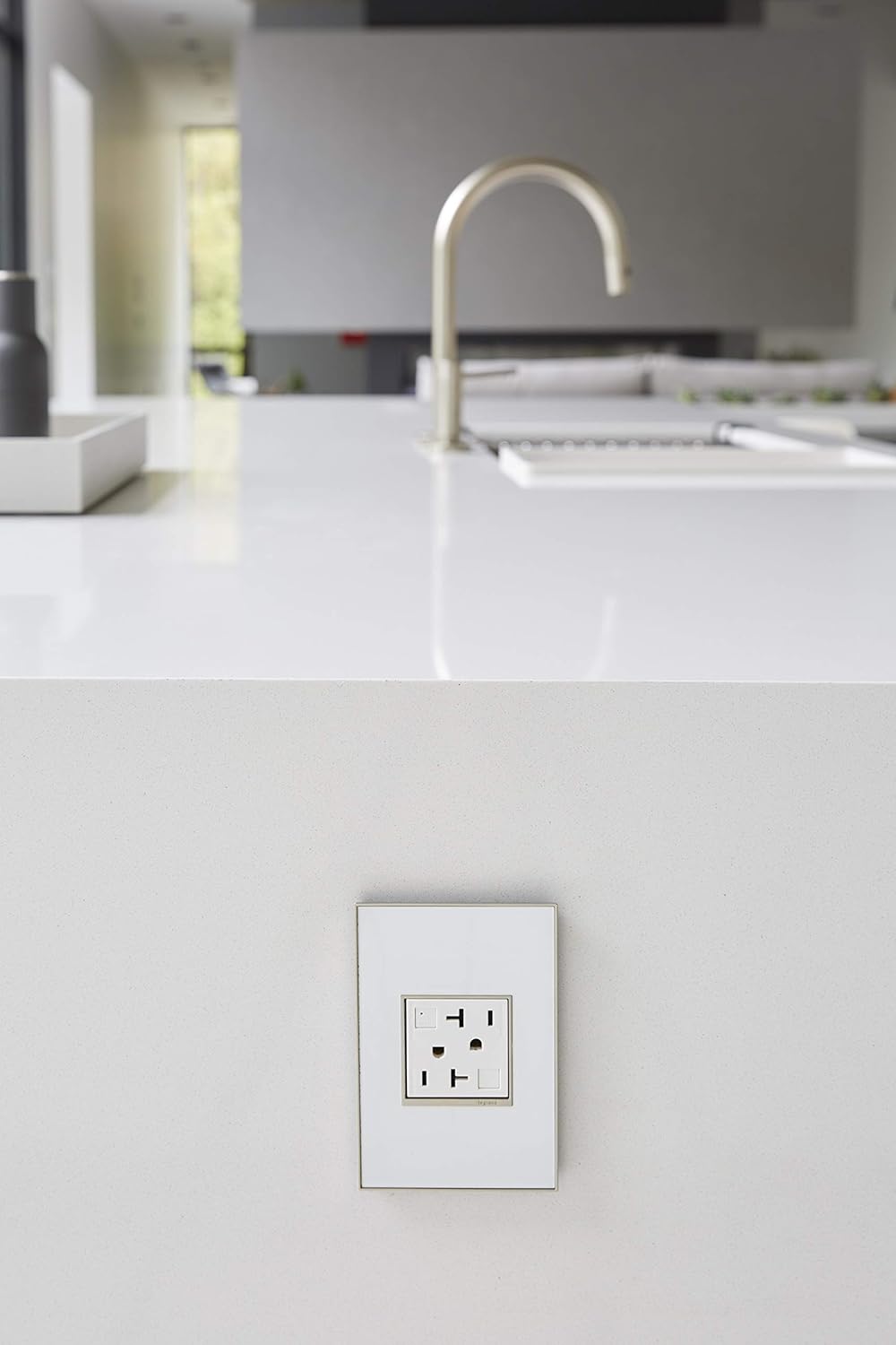 Outlets Accessories Legrand Adorne 15a Gfci Tamper Resistant Outlet 4 Pack Agftr2152w4 White Finish Electrical