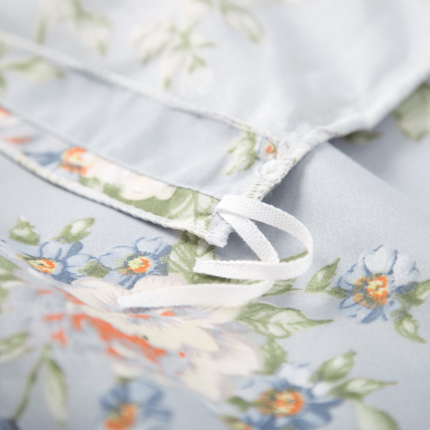 Bedsure Flower Bedding Set Printed Duvet Cover Set with Zipper Closure-White Floral Design,Full/Queen (90\