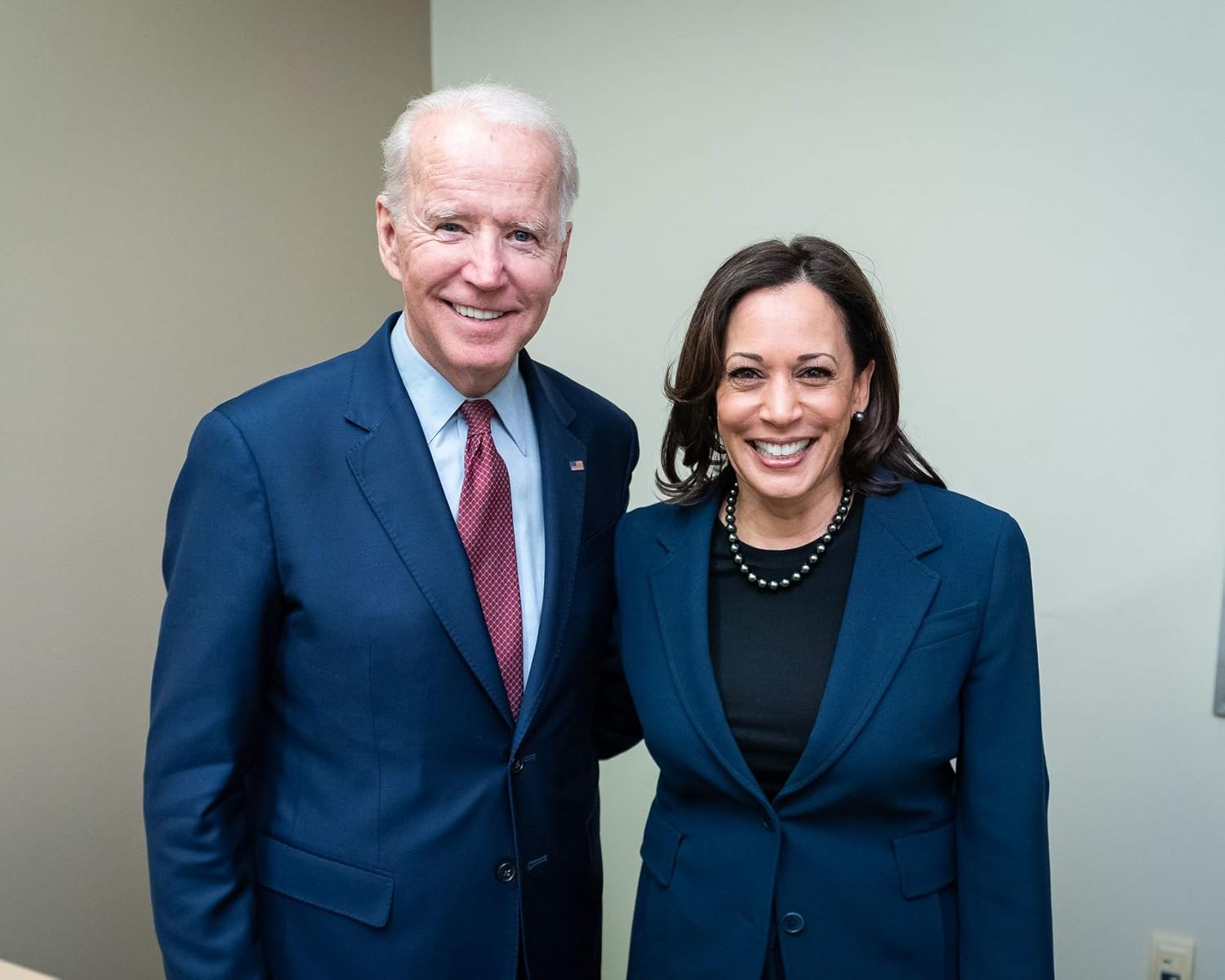 Photographs - Joe Biden & Kamala Harris 8 x 10 / 8x10 Glossy Photo Picture Image #3