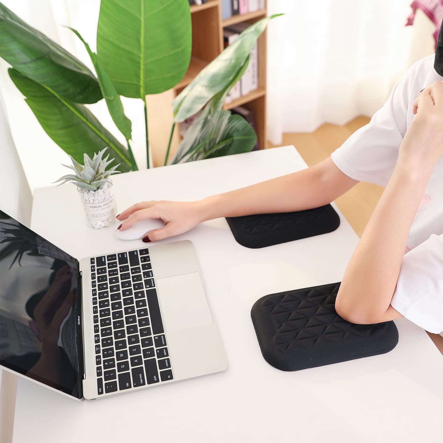 Ergonomic Wrist & Elbow Rest Pad for Desk (2, Black, 20 * 14cm)