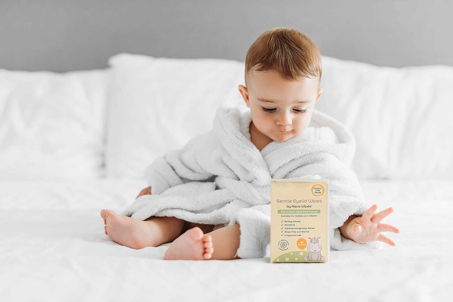Aqua Wipes Gentle Eyelid & Lash Wipes, Sterile Biodegradable Eyelid Wipes with Soothing Camomile, Unscented - Image 3